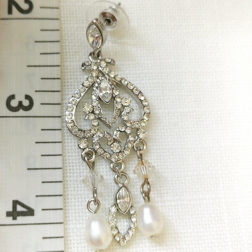 Crystal white freshwater pearl chandelier earrings 🆕 - Picture 4 of 6